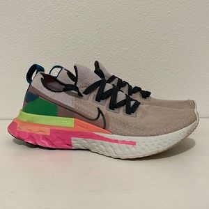 Nike Infinity React running shoe. Womens size 9.